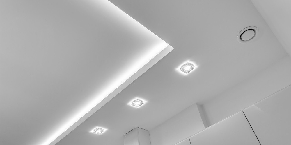 Sufit podwieszany z LEDami